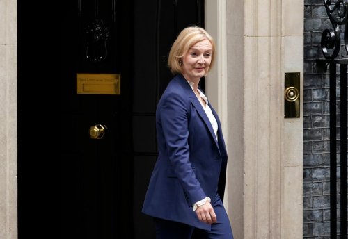 Liz Truss plans to loosen immigration rules in bid for growth