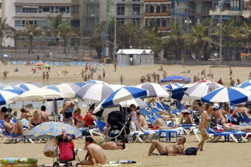 Fears as volcano eruption alert on the Canary Islands