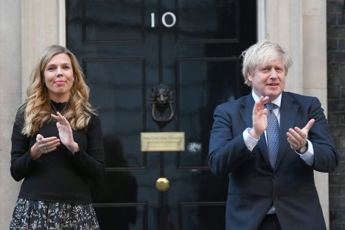 Oops! Boris's £840-a-roll wallpaper 'keeps falling down ...