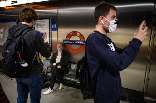 Northern Line extension opening: 150 people queue for Battersea Tube