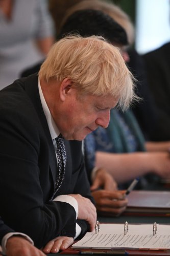 Cabinet ministers to demand Boris Johnson quits No 10