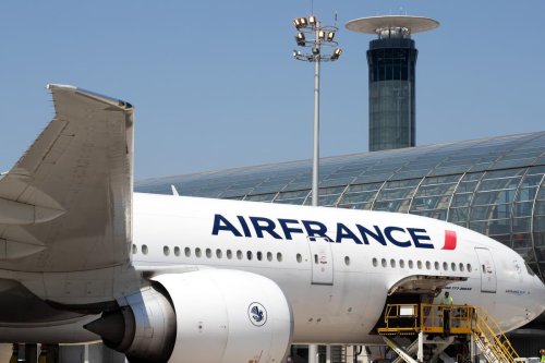 Plane forced to turn back just two hours into journey after passenger loses phone mid-flight