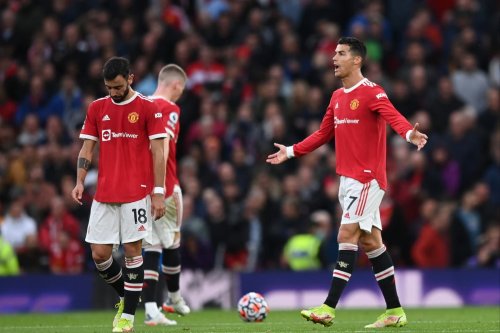 Liverpool defeat puts Solskjaer under ‘untold pressure’ at Man United