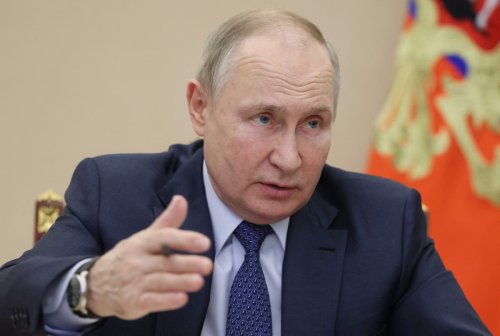 Putin adopting style of warfare abandoned by modern armies, says UK