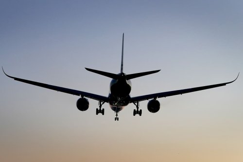 Migrants returned on charter flight to Nigeria and Ghana