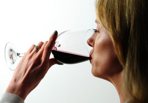 Daily glass of wine is not good for you, world heart experts say