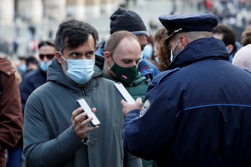 Unvaccinated Italians face new restrictions as cases rise