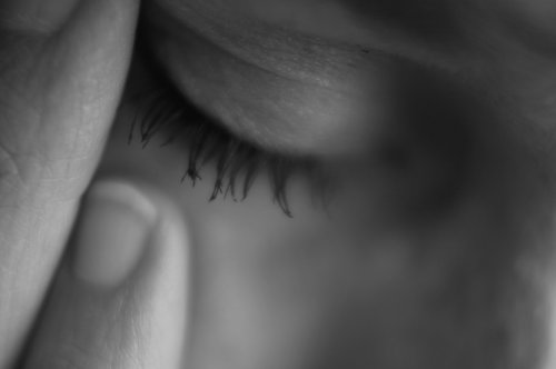 Stanford headache specialist demystifies migraine auras