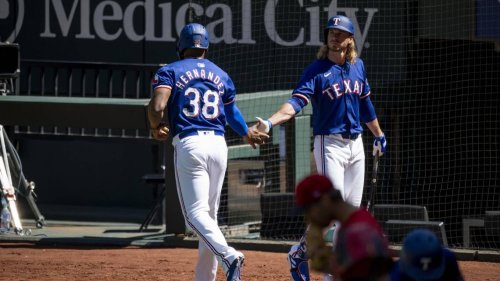 Do national experts predict the Texas Rangers will repeat as World Series Champion?