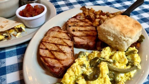 Pork chops, brisket tacos: Billy’s Oak Acres serves a Texas breakfast