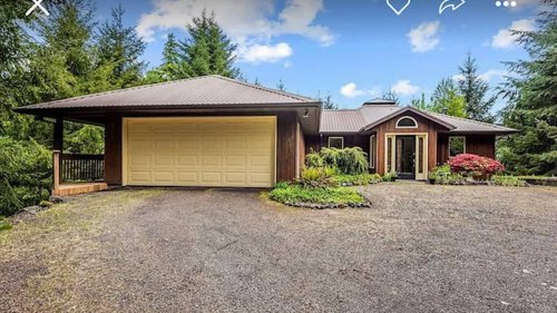 House for sale in Washington has a hot tub in a random place. ‘What a dilemma’