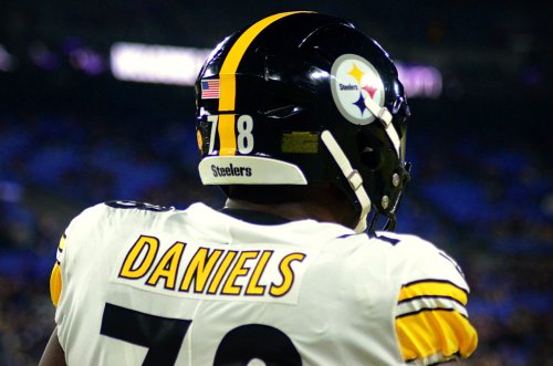 NFL Execs Believe Steelers Could Trade James Daniels | Flipboard