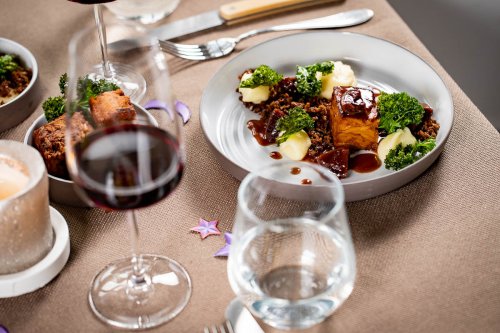 2 leckere weihnachtliche Snacks mit planted.braten · Berliner Speisemeisterei