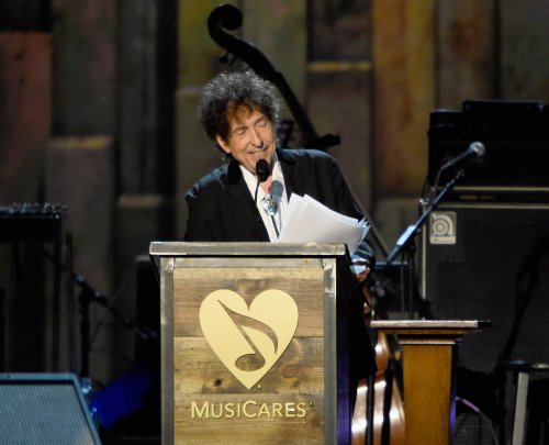 Bob Dylan Responds To Backup Dancer Who Says She Was Told Not To Make Eye Contact