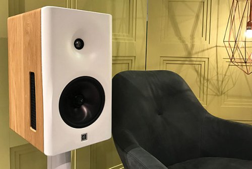 Dutch & Dutch 8c active loudspeaker system