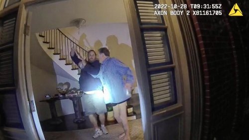 Überfall auf Ehemann von Nancy Pelosi – Polizeivideo zeigt brutalen Angriff