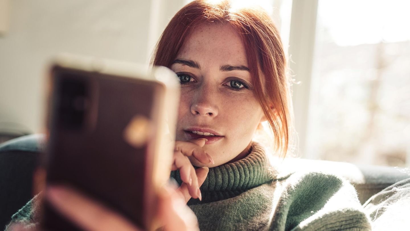        Kommt ein dritter Haken? Gerücht verstört Whatsapp-Fans – das steckt dahinter