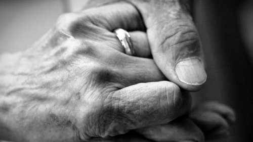Nach 55 Jahren Ehe: Paar stirbt binnen 36 Stunden