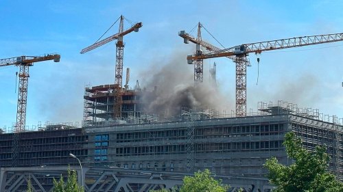 Explosionen und Feuer auf Baustelle in der Hamburger Hafencity 