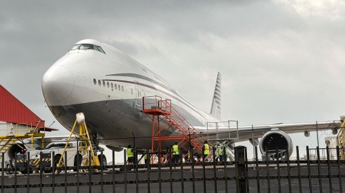 USA nehmen geschenkten Jumbojet von Katar offiziell an