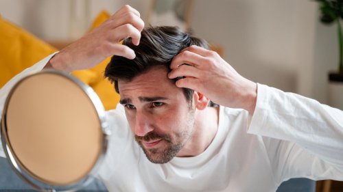 Kann Rotlicht gegen Haarausfall helfen? Eine Expertin klärt auf