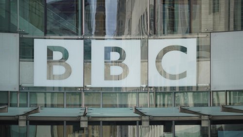 "Bitte helfen Sie uns" – BBC-Journalistin erhält panischen Anruf und rettet sechs Menschen aus Laster