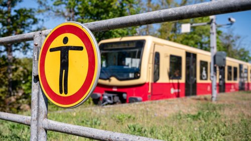 Zwei Menschen sterben beim "Surfen" auf S-Bahn-Dach