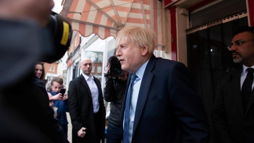 Hilflos, planlos, atemlos: Kenneth Branagh verkörpert Boris Johnson gespenstisch echt