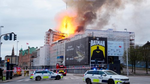 Wahrzeichen in Flammen: Die historische "Børsen" in Kopenhagen brennt