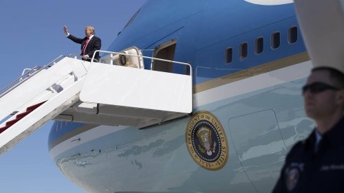 "Sorge um Trumps Sicherheit": US-Senatoren empört über Katar-Präsent