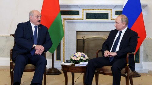 FSB soll Lukaschenko nicht mehr als vertrauenswürdig einstufen – das Spiel des Diktators um sein Überleben