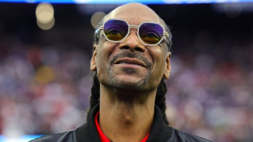 Gangsterrapper und Dudelsack: Snoop Dogg tanzt am Flughafen in Schottland zu einem seiner Hits