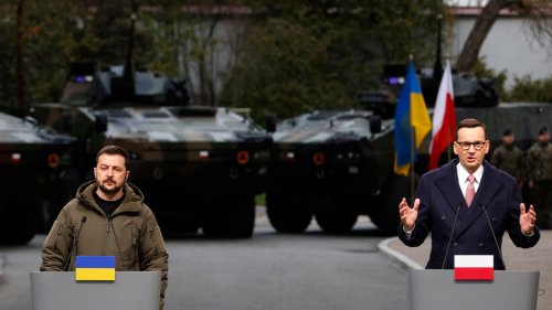 Polens Regierungschef löst Spekulationen über Waffenstopp für Ukraine aus
