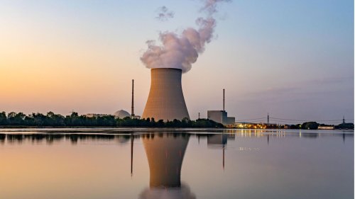 Habeck erwartet Weiterbetrieb von zwei Atomkraftwerken bis April 2023