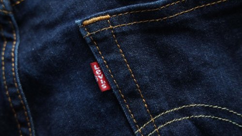 Bekannte Jeans: Levi's 501 mehr als die Hälfte reduziert