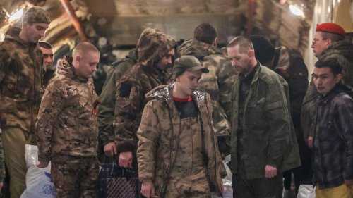 "Kein Grund zu fliehen": So zeigt die Ukraine russische Kriegsgefangene