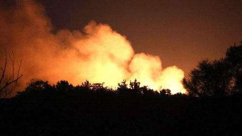 Selenskyj ruft zu Widerstand in besetzten Gebieten auf – giftiges Ammoniak strömt aus brennender Brauerei in Donezk