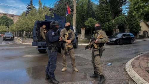Serbien verlegt Soldaten an Grenze zum Kosovo – westliche Staaten "besorgt"