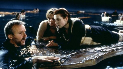 "Roses Floß hätte kleiner sein sollen": James Cameron spricht über Fehler in "Titanic"