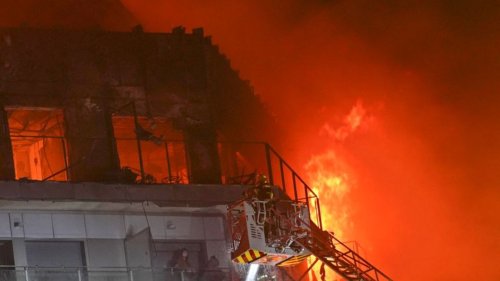 Großbrand in Valencia zerstört Wohnhochhaus – mindestens 13 Verletzte