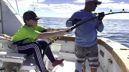Weißer Hai an der Angel: Zwölfjähriger kämpft 45 Minuten mit Raubfisch