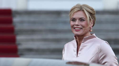 Julia Klöckner inszeniert ihr Bundestagspräsidium wie eine TV-Sitcom