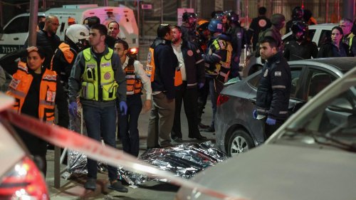 Attentäter erschießt mindestens sieben Menschen nahe Synagoge in Jerusalem – und wird getötet