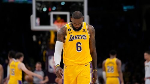 LeBron James stellt nach Lakers-Aus NBA-Zukunft infrage – Schröder will in L.A. bleiben