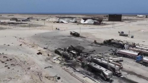Satellitenbilder zeigen verheerende Zerstörung des Huthi-Hafens