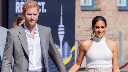 Prinz Harry und Herzogin Meghan feiern bei Promi-Hochzeit – und man muss genau hingucken, um sie zu sehen