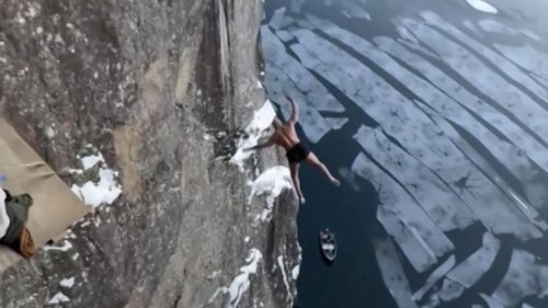 Neuer Weltrekord im "Todessprung": Waghalsiger Norweger stürzt sich aus 40,5 Meter in die Tiefen des eisigen Nordfjords