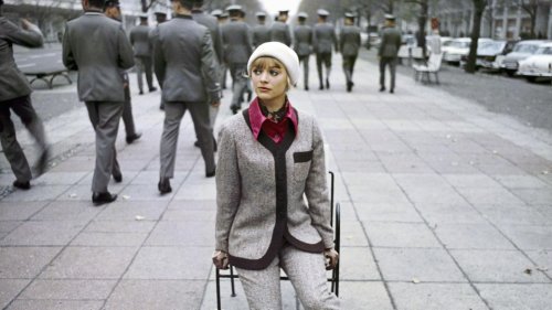 Posen vor der Platte: Ein neuer Film wirft einen Blick hinter die kreative Modeszene der DDR