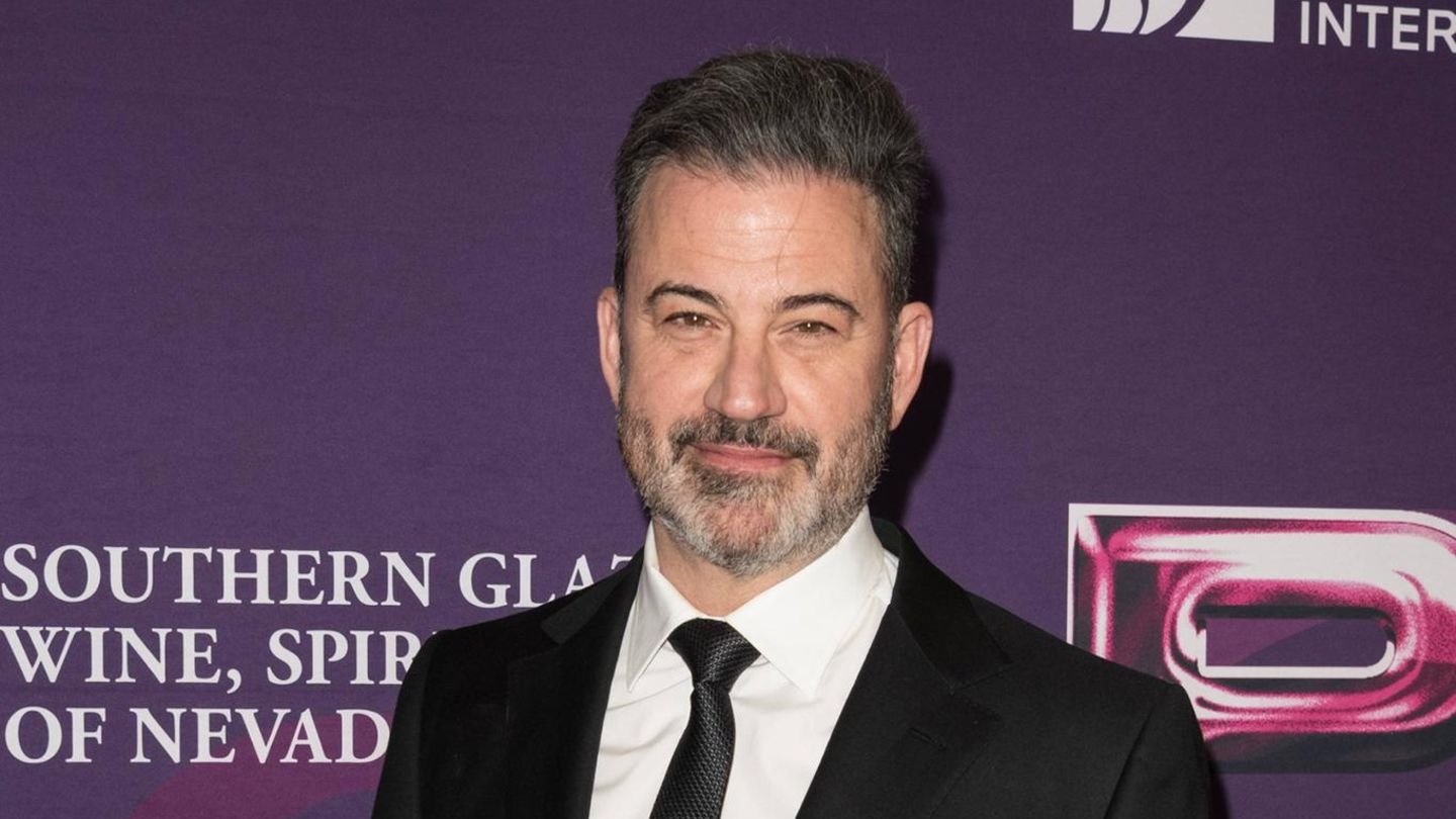 Jimmy Kimmel lacht über JD Vance: "sogar schlecht im Beten"