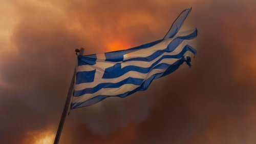 Griechenland ruft zweithöchste Waldbrand-Warnstufe aus – was Reisende jetzt wissen müssen